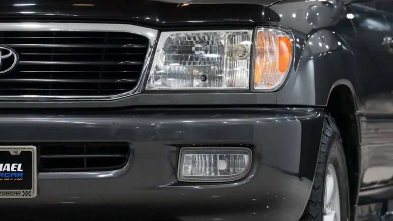 This 25-Year-Old, 100k-Mile Toyota Land Cruiser Just Shockingly Sold for Nearly as Much as a New One